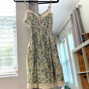 Perfect summer dress, yellow, purple lace button